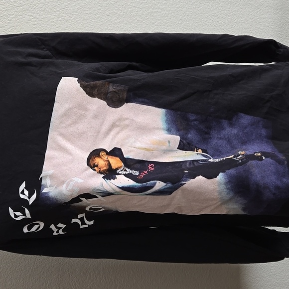 Usher Flipper's 2023 Vegas Residency Black and White Long Sleeve Tees - Picture 9 of 10